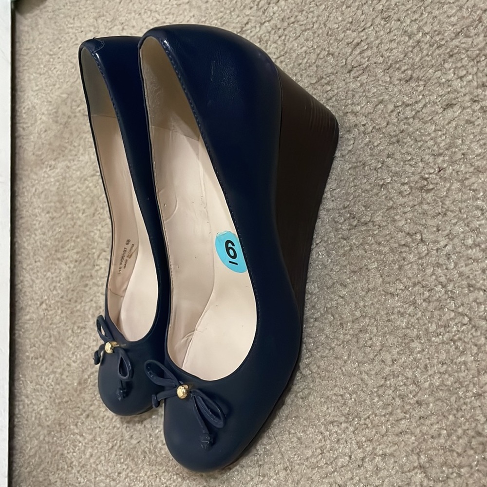 Cole Haan Navy Blue / Brown Wedge Slip On Heels Bow Front Shoes Size 6 - Picture 3 of 9